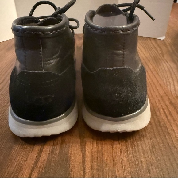 Ugg Hendrickson Chukka boots in black leather. Size 11 - Picture 2 of 7